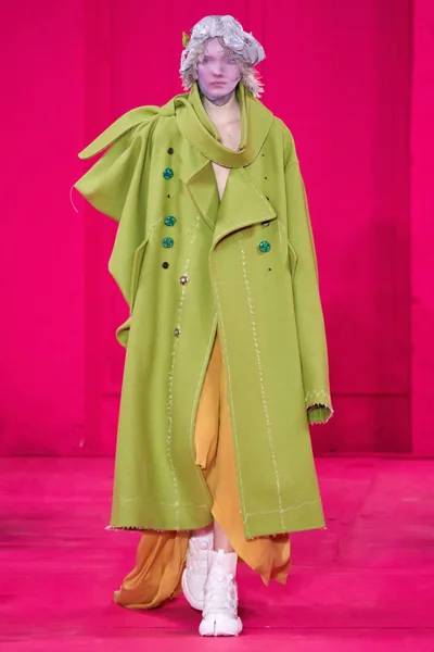 Look 2